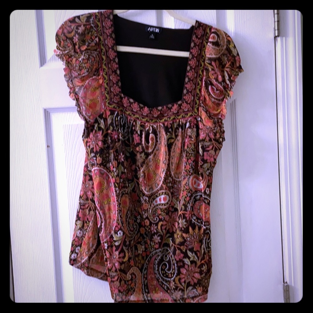 XL Apt 9 Top
